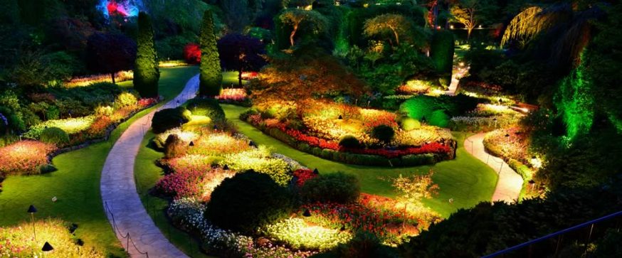 luzes em jardins residenciais 